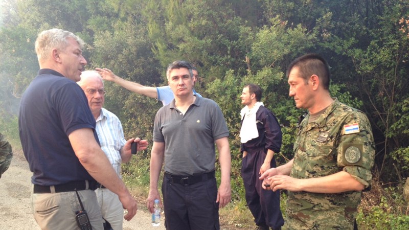 Predsjednik Vlade Milanović obišao požarom pogođena područja na Pelješcu i Korčuli